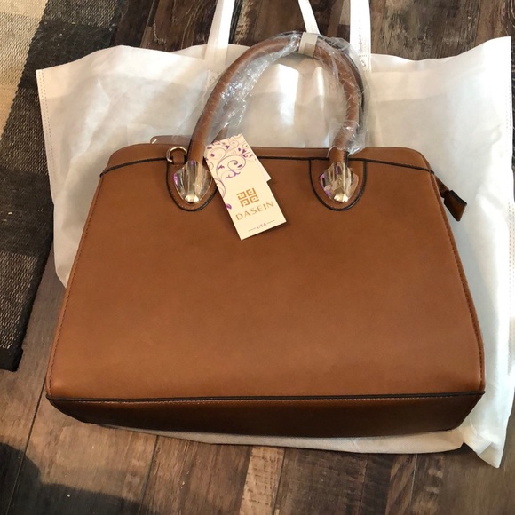 Handbags - NWT Dasein coffee brown purse